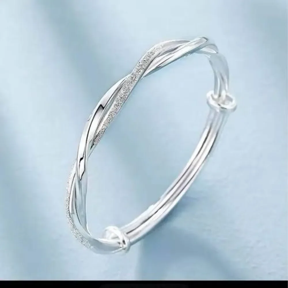 🎁🎁 Free shipping !! Silver Tone Mobius Twist Bangle Bracelet Adjustable Cuff J